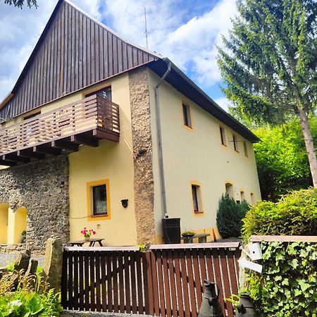 Velká Bukovina Bed And Breakfast Tvrz المظهر الخارجي الصورة
